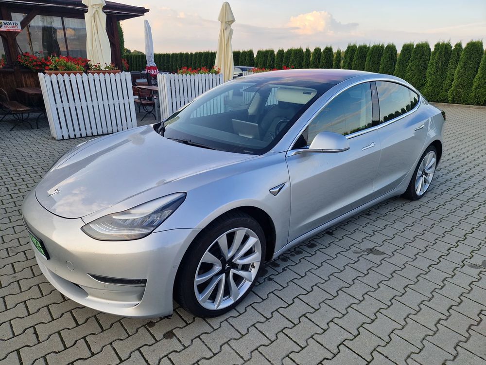 Tesla Model 3 Long Range AWD 2018