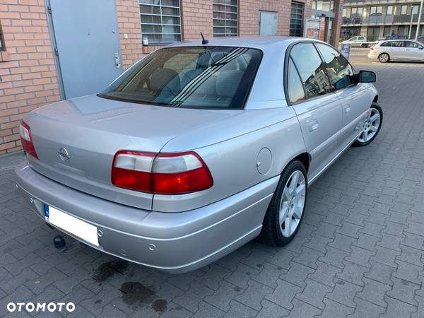 Opel Omega 2.2 Elegance - 9