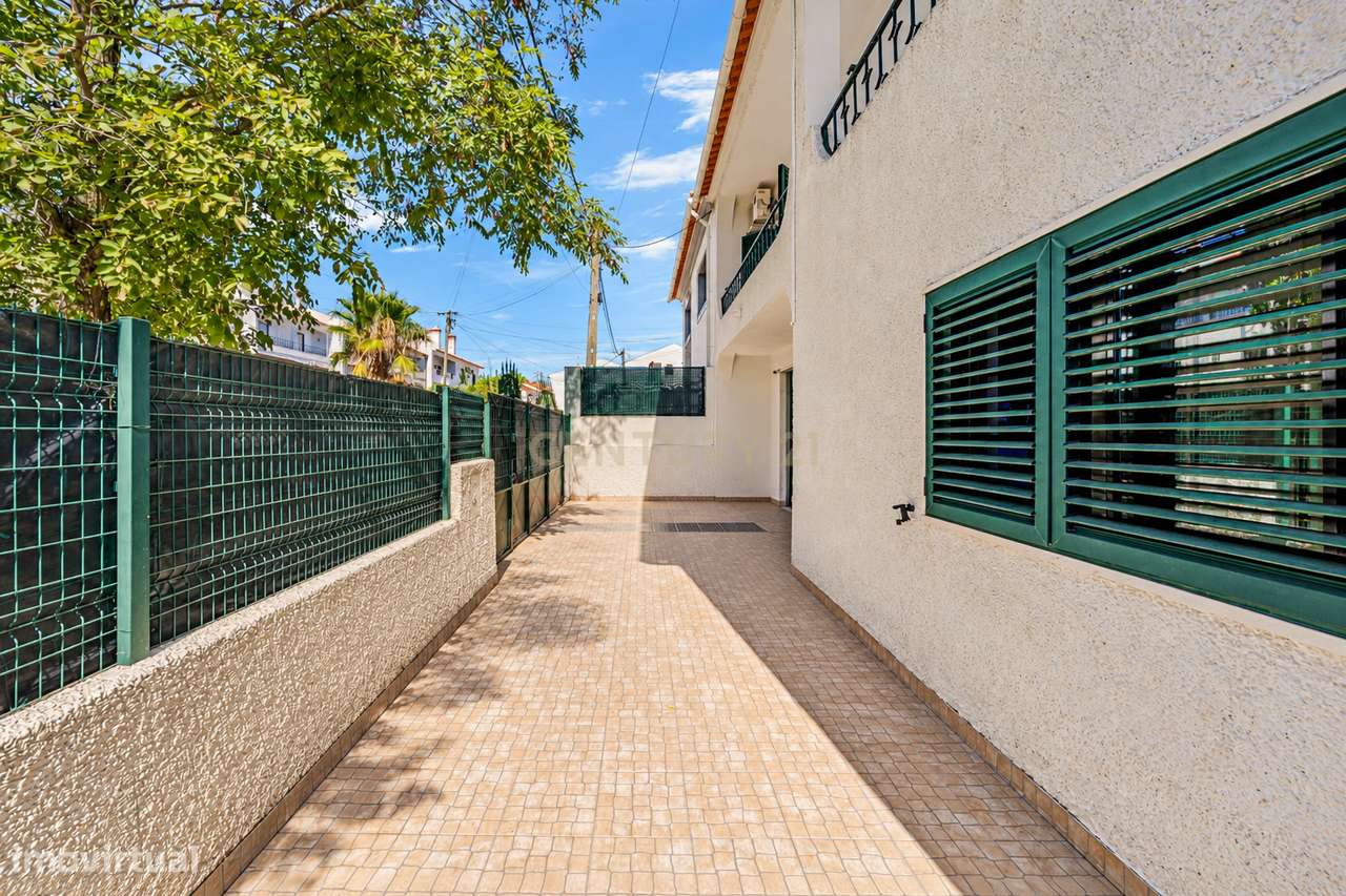 MORADIA T5 COM GARAGEM E PISCINA, 327 M² DE TERRENO PARA USUFRUIR-3