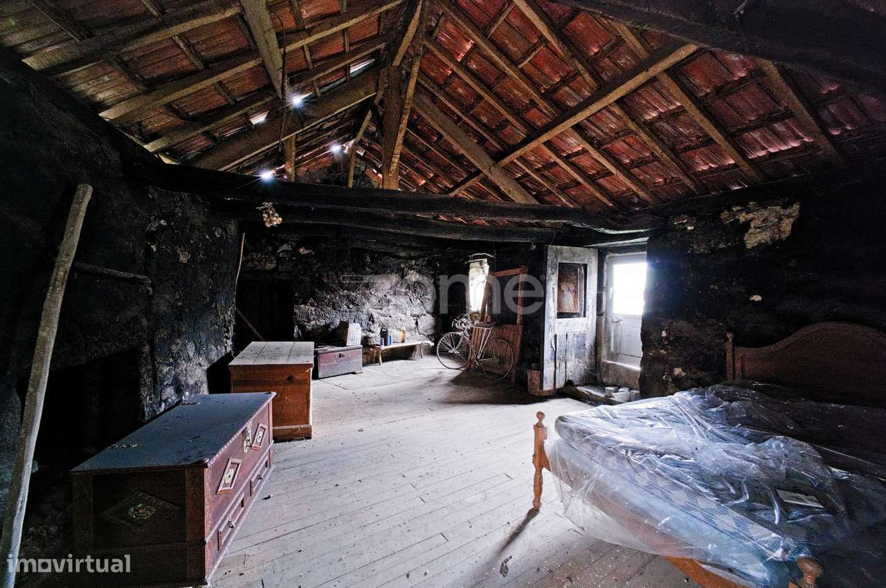 Duas Casas em Pedra para Reabilitação em Tourém, Montalegre - Grande imagem: 5/19