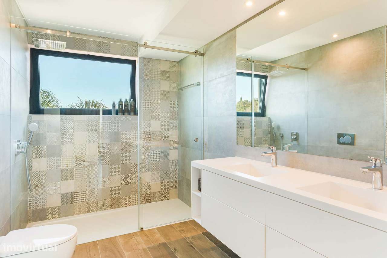 Quinta Moderna de Luxo com 4+1 Suítes, Anexo Independente e Jardim-32