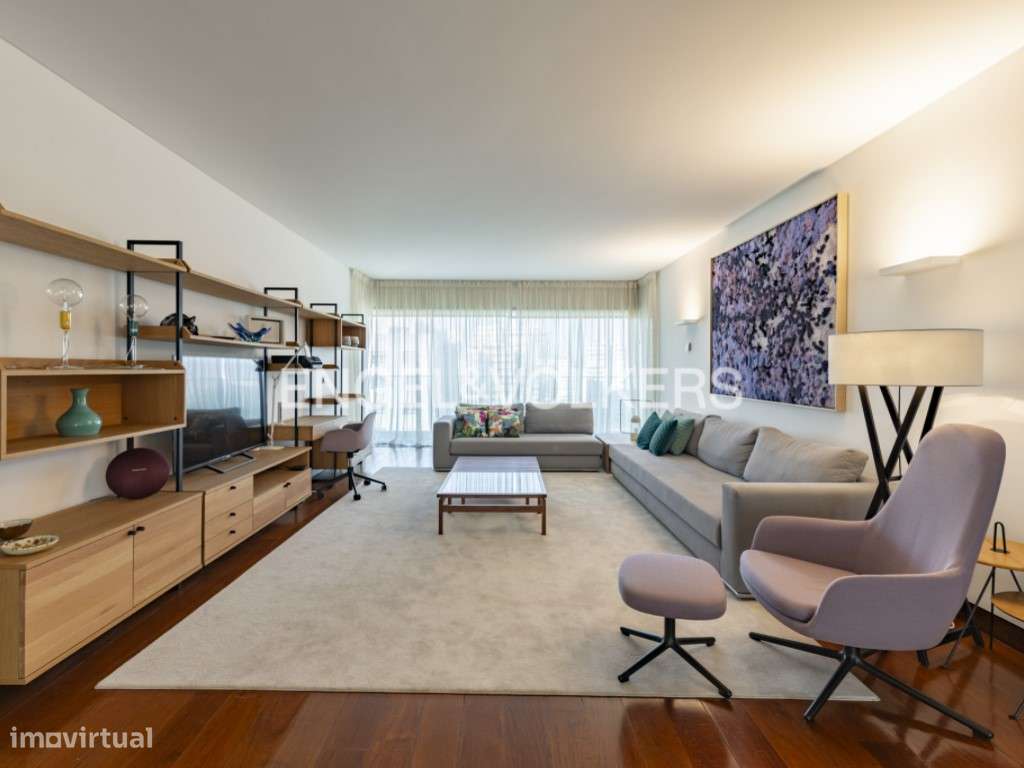 Luxuoso T4 no coração do Restelo - Grande imagem: 4/39