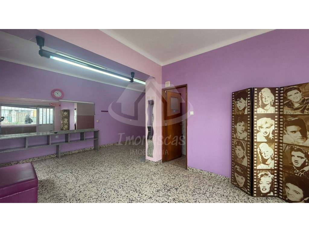 Loja com 35 m² para arrendamento no Bairro de São José, Camarate - Grande imagem: 5/13