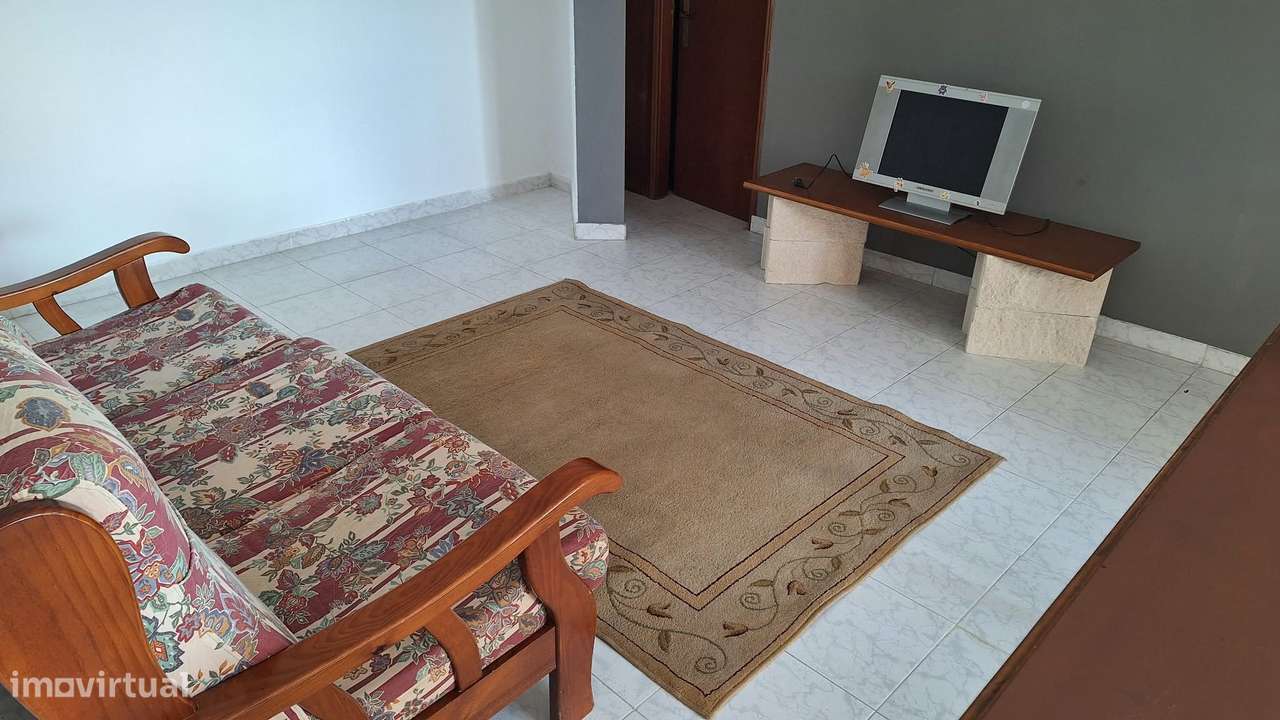Excelente apartamento T2 ao nível do sótão-1