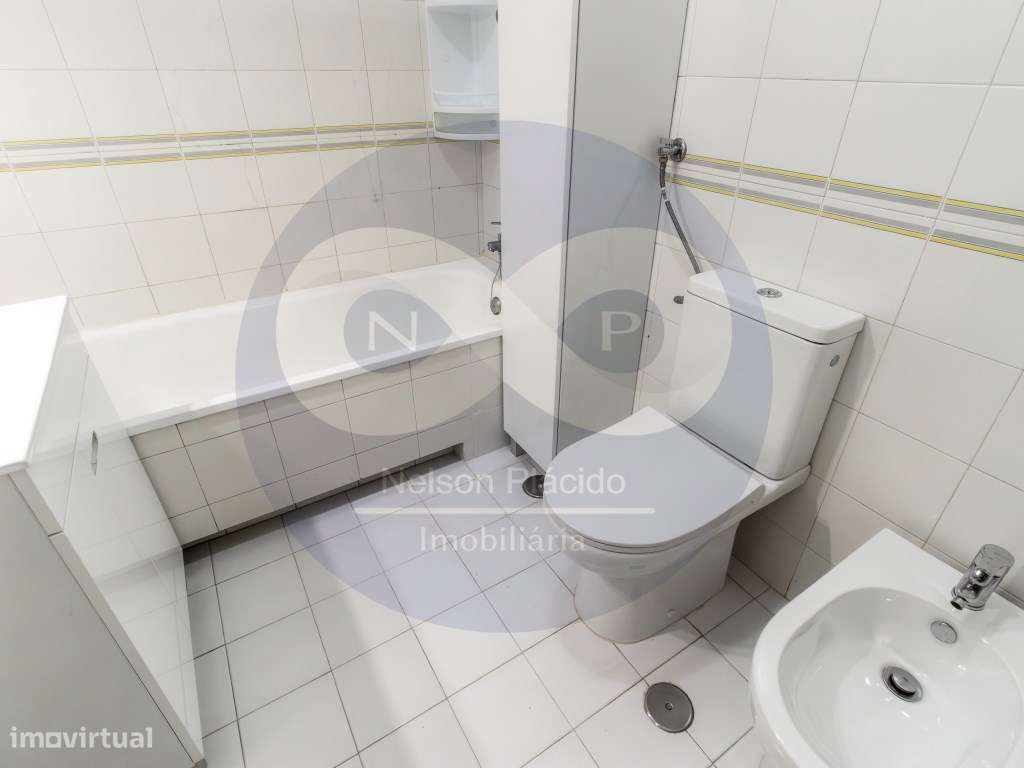 Apartamento T1 com Lareira, excelentes Áreas, na zona central de Ma...-10