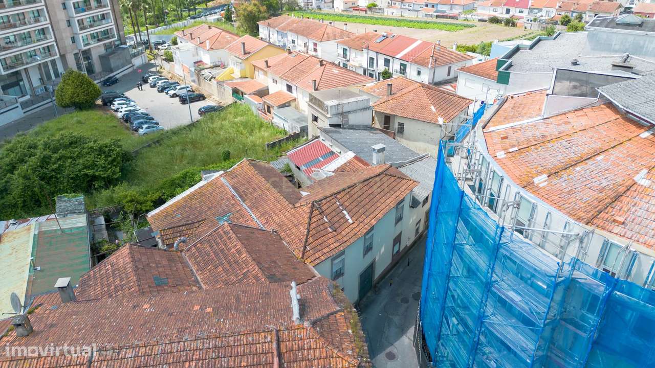 Prédio para reabilitação com terreno e viabilidade para construção na - Grande imagem: 4/45