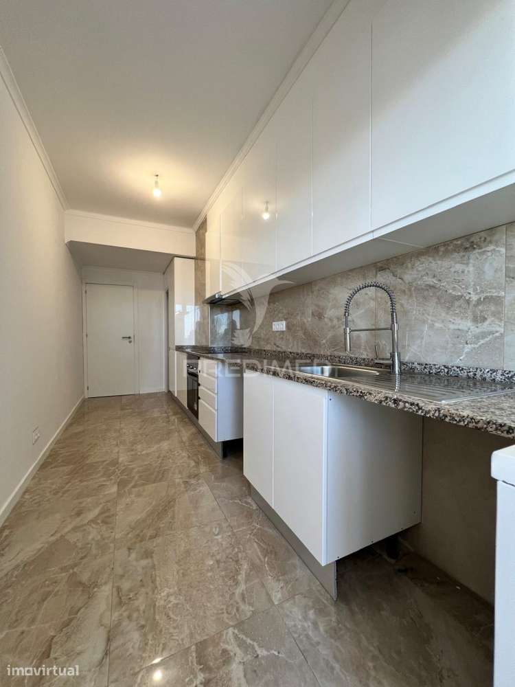 Apartamento T3 Luminoso em Zona Tranquila, Perto da Praia – Portimão - Grande imagem: 5/40