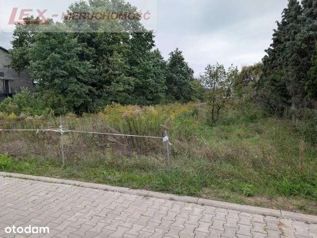 Działka budowlana 1896 m² w spokojnej okolicy-0