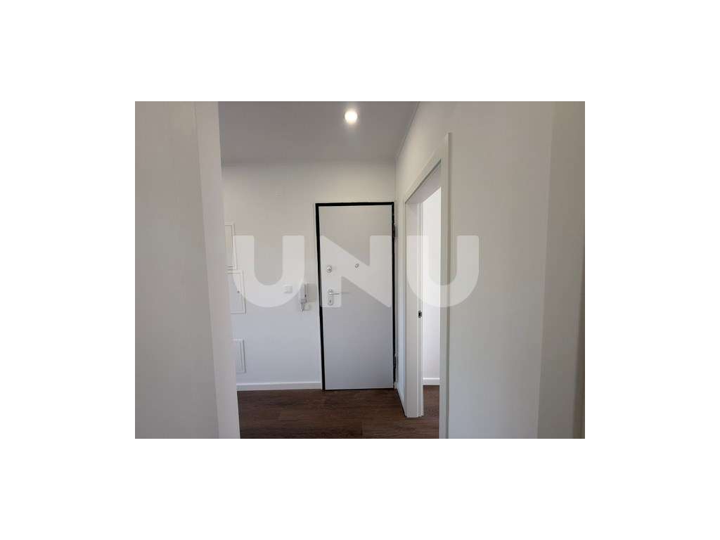 Apartamento T2 na Amadora com muita luminosidade-5