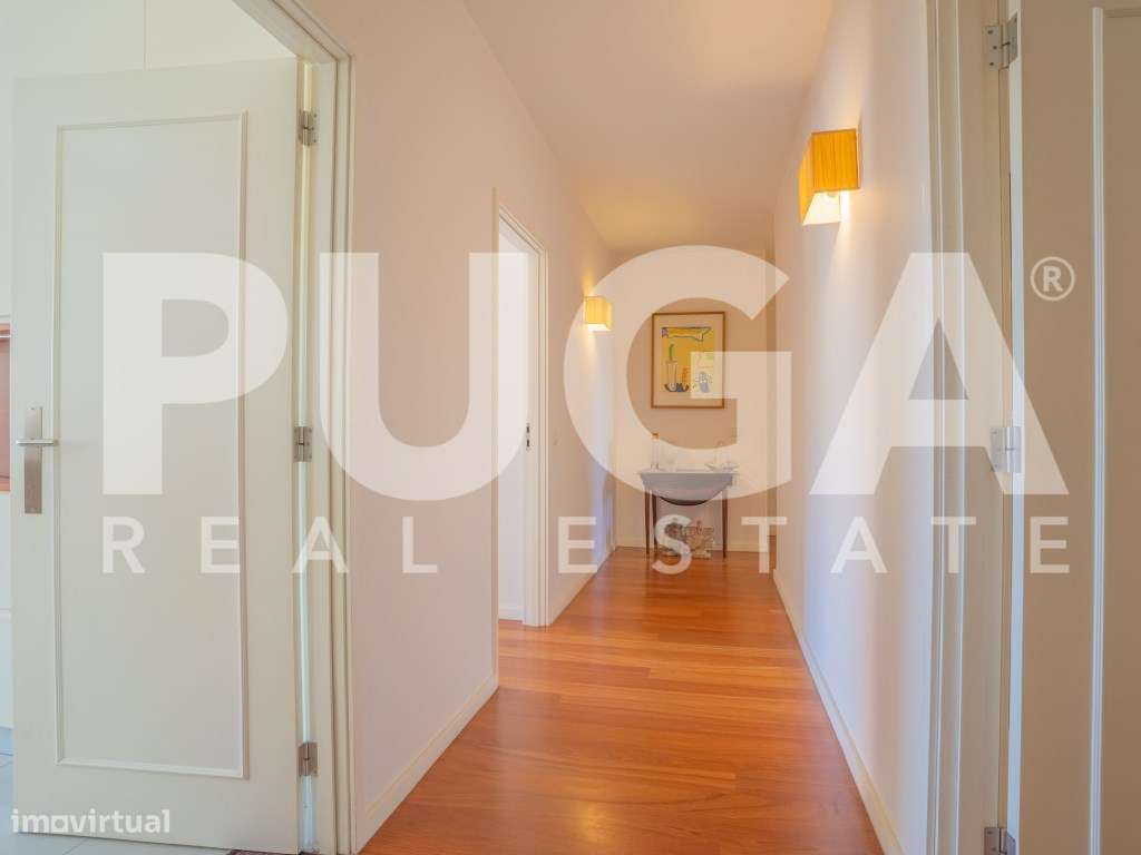 Apartamento de Prestígio na Praça Velásquez - Porto-16