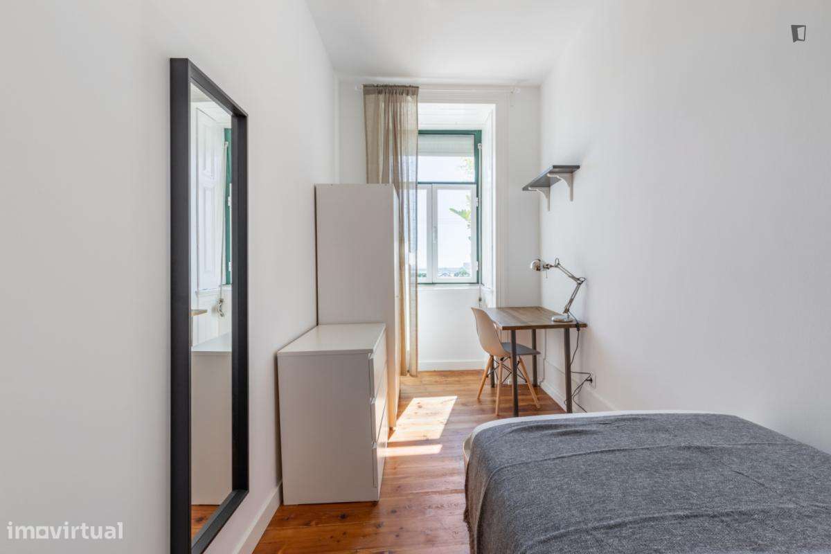 Quarto - localizado em Santos Lisbon - Grande imagem: 3/10