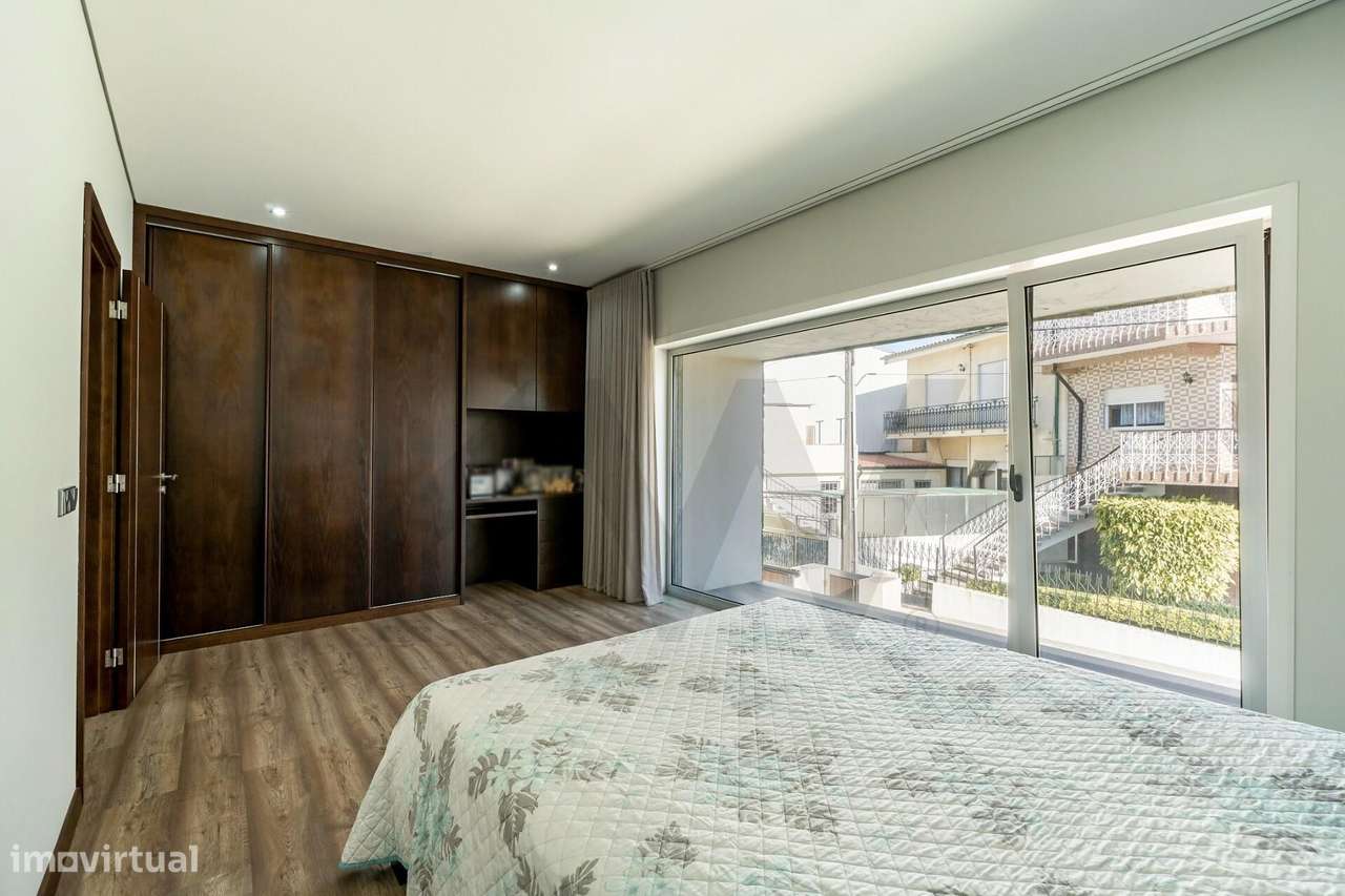 Espaço, Luz e Privacidade | Moradia T3 com 903 m2 de Terreno e Suite e-14