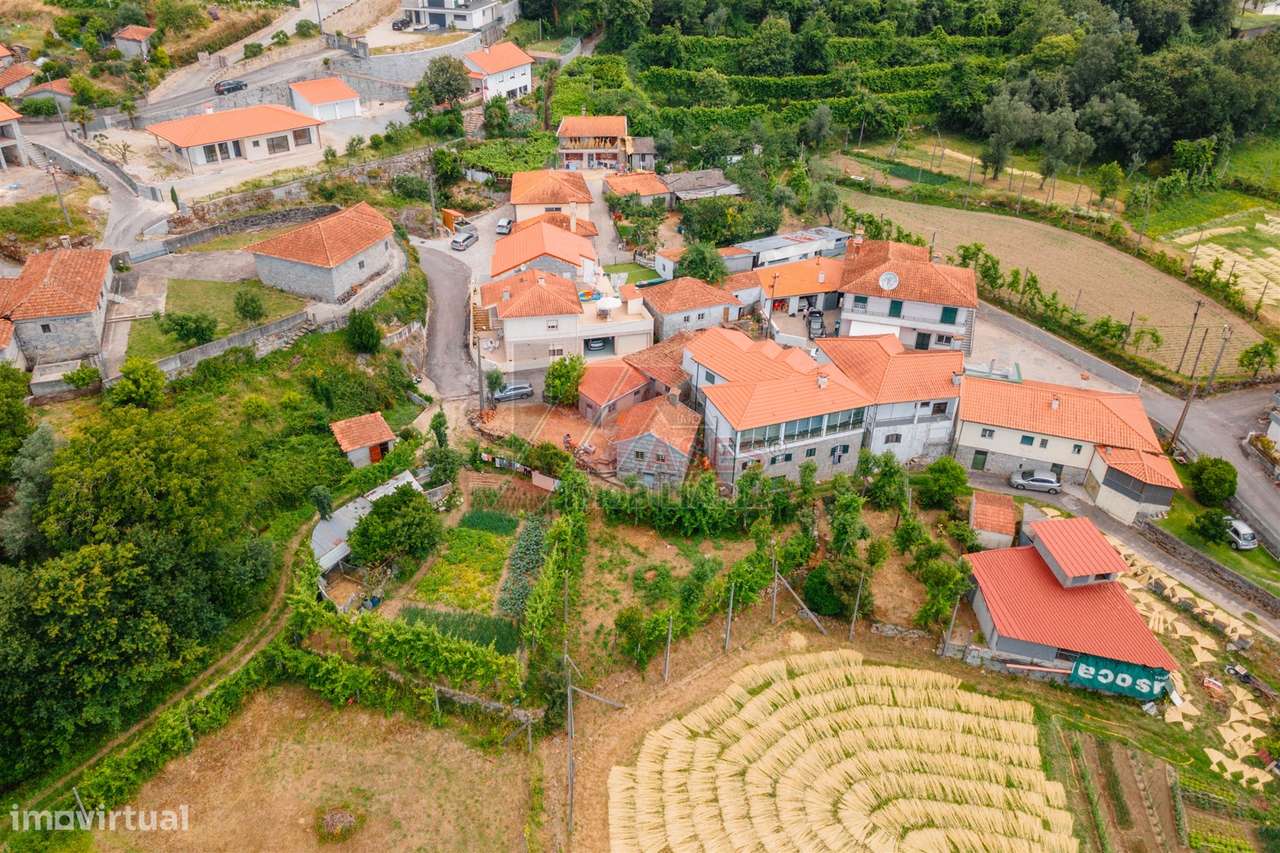 DUAS MORADIAS E ANEXO EM REVELHE - FAFE!-19