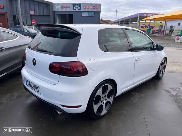 VW Golf 2.0 GTI - 4