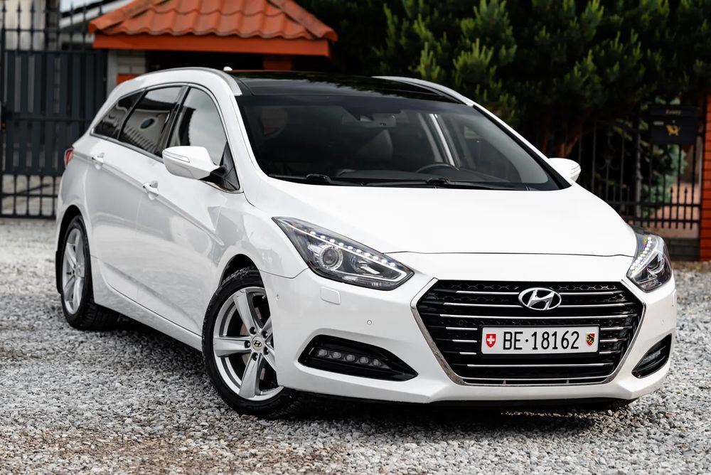 Hyundai i40 Kombi blue 1.7 CRDi DCT Premium 2016
