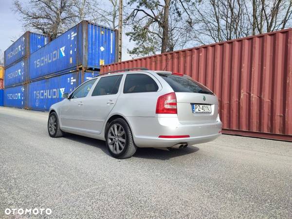 Skoda Octavia 2.0 TFSI RS - 4