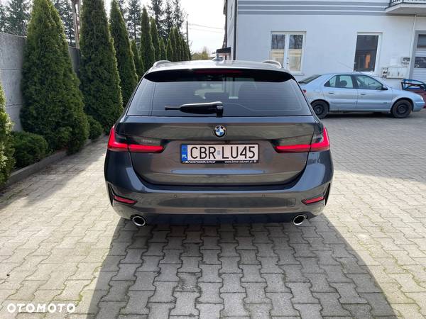 BMW Seria 3 320d Touring - 6