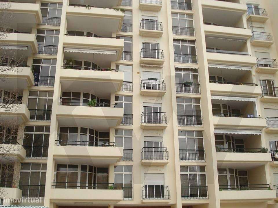 Apartamento excecional T5 C/ 2 Suites, Lareira, Varandas - Prédio Port-24