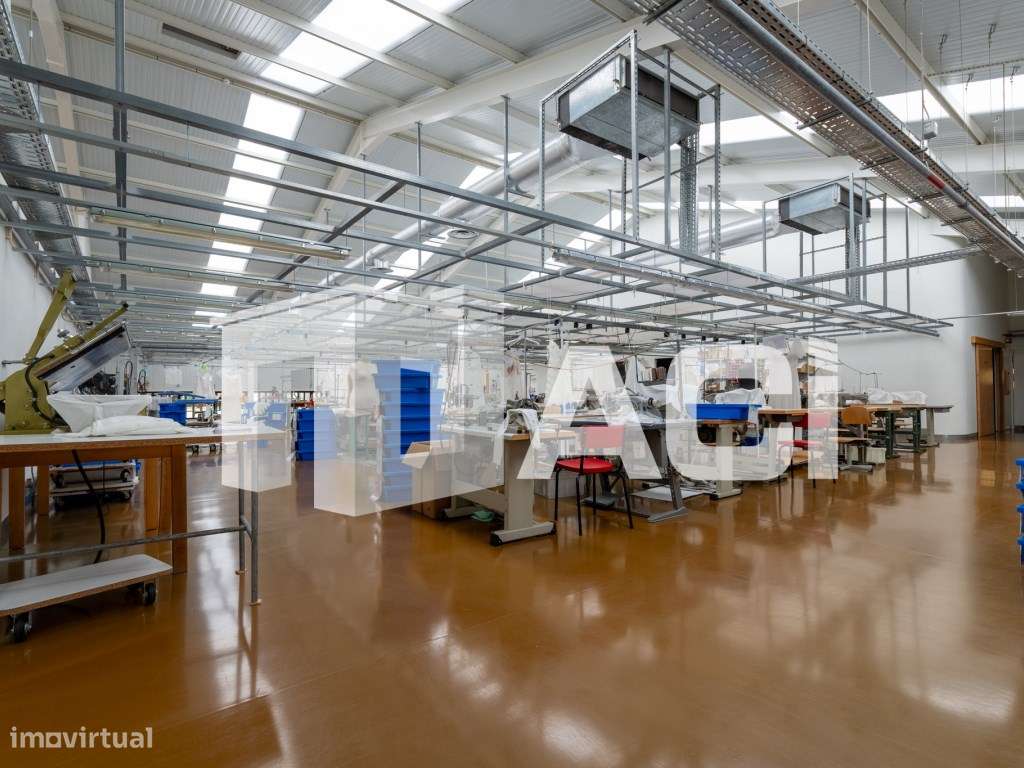 Armazém e Espaço Industrial de Excelência - 3 Pisos | Terreno de 5....-28