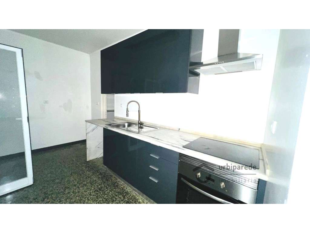 Apartamento T3, em Monte Abraão Queluz-10
