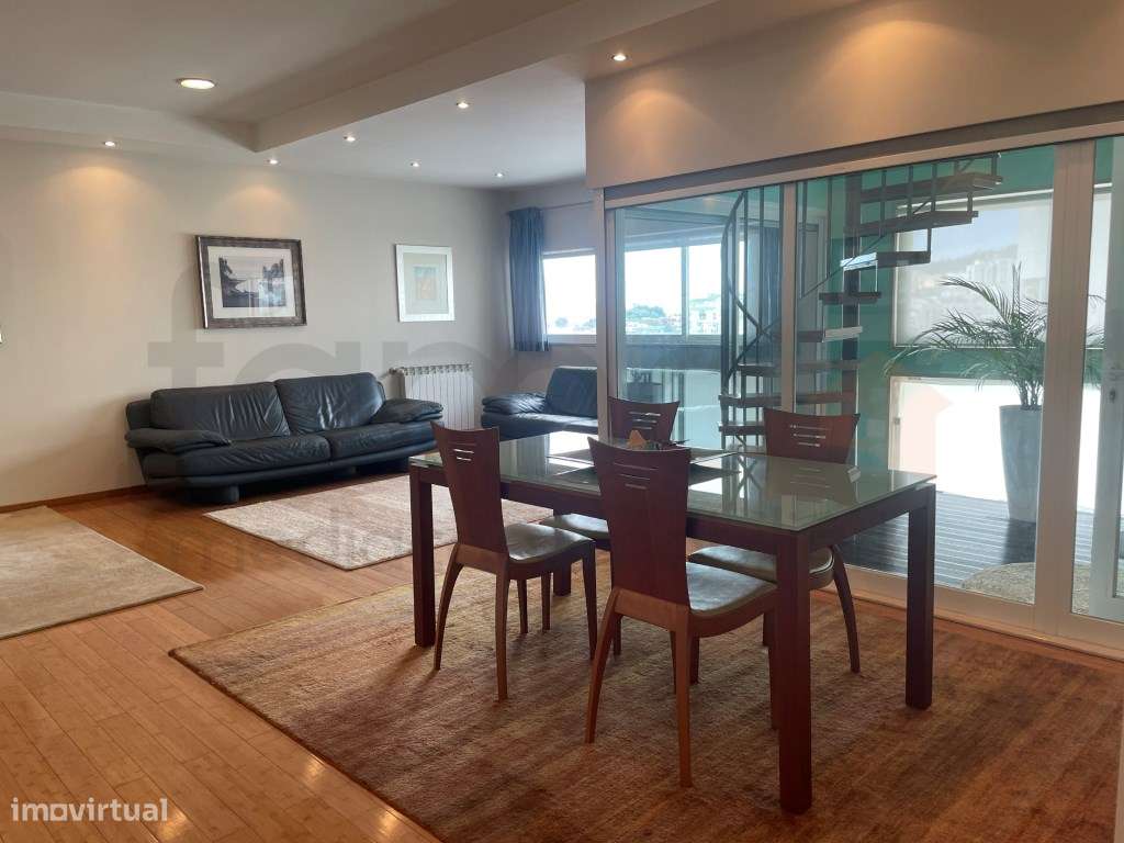 Penthouse Exclusiva com Terraço Panorâmico - Setúbal-29