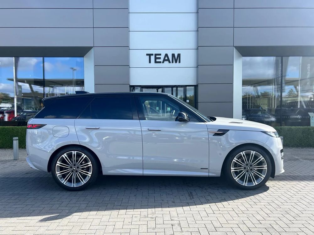 Land-Rover Range-Rover-Sport S 4.4 V8 P530 Autobiography 530 KM — zdjęcie 3