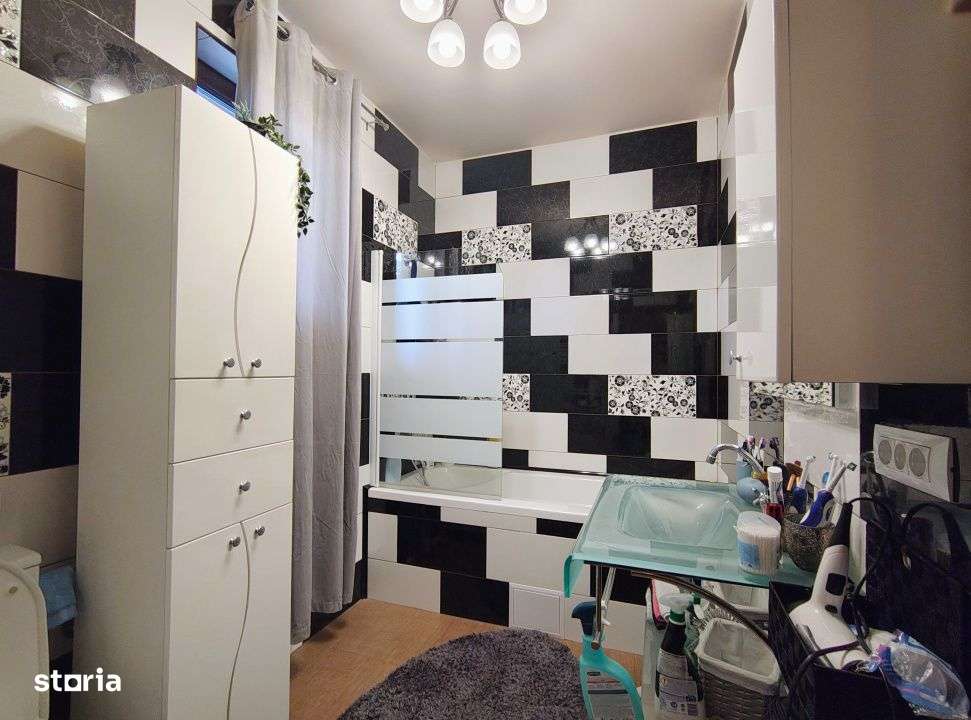 Vila 8 camere, premium – Investitie versatila, Bradesti - Imagine principală: 5/19