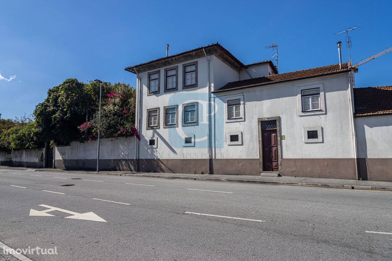 Prédio com P.I.P. aprovado, no Pólo Universitário S. João, Paranhos