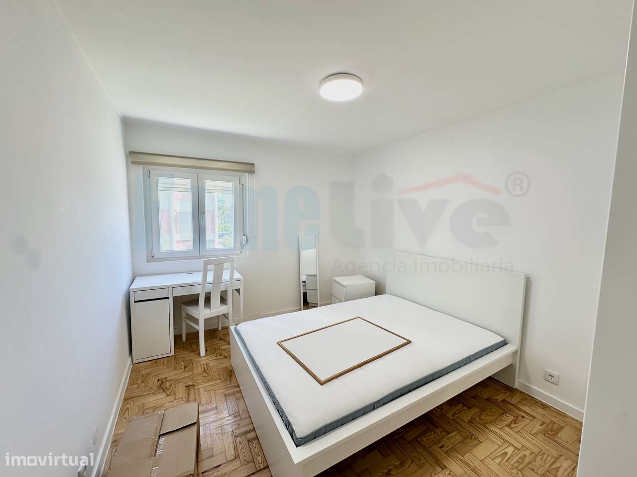 Apartamento T4 Remodelado e Mobilado Charquinho, Benfica-16