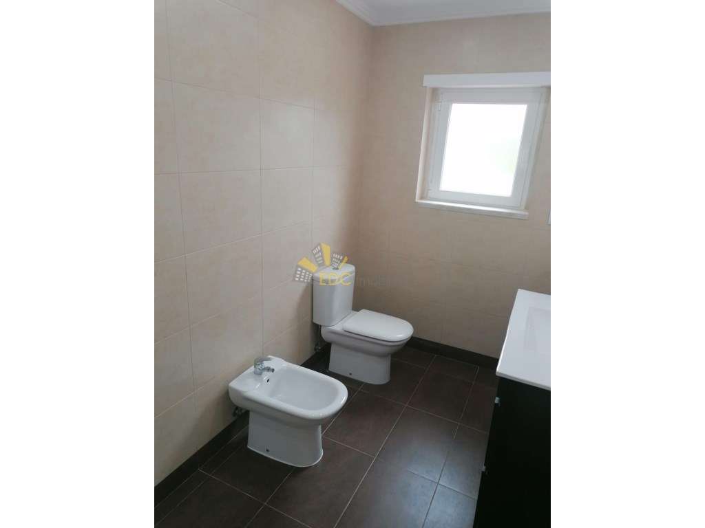 Moradia V3+1 Totalmente Remodelada no Centro da Ericeira e com vist...-21