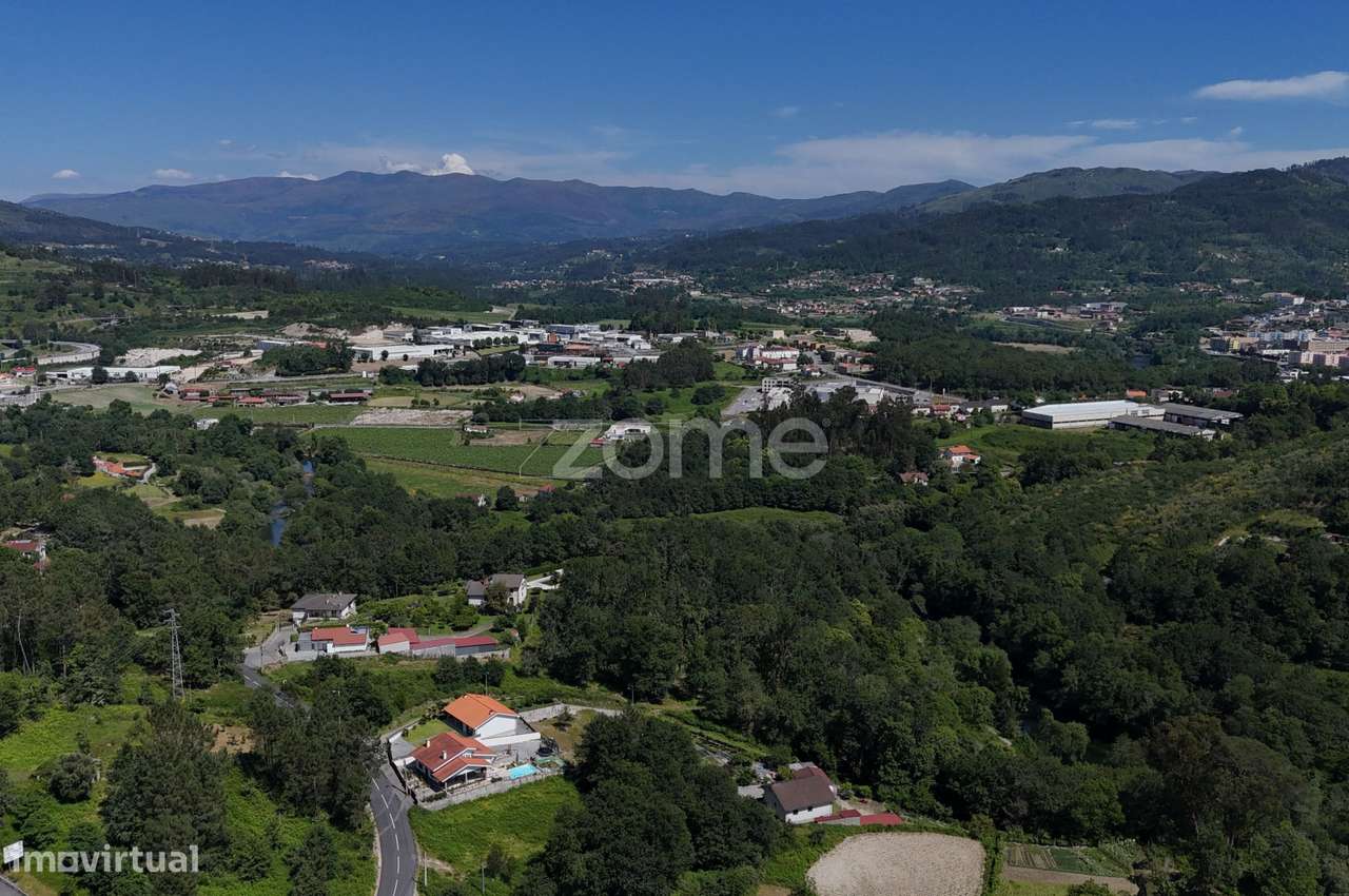 TERRENO COM CASA PARA RECONSTRUIR EM ARCOS DE VALDEVEZ - Grande imagem: 5/16