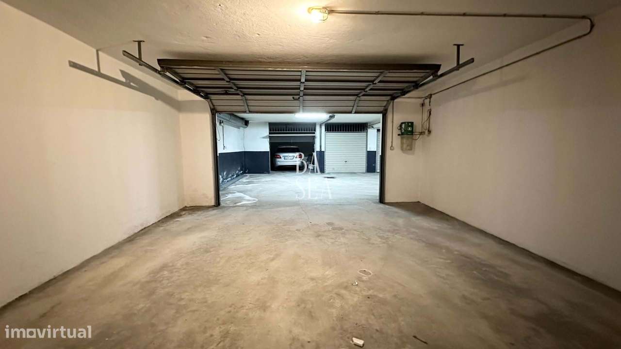Apartamento T4 em  Nogueiró com uma box para 2 carros .-19