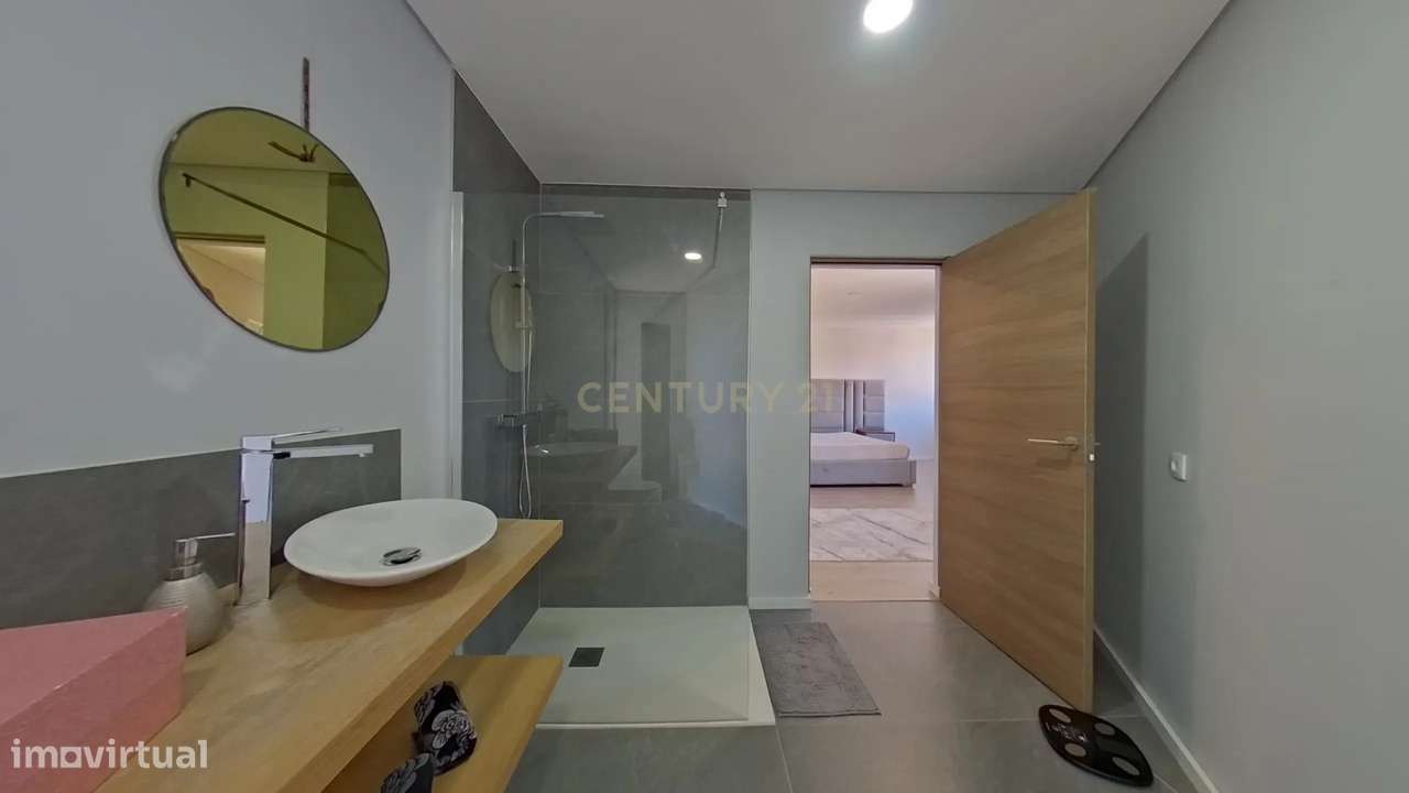 Moradia T3+1 com Amplas Áreas Exteriores | Rio Tinto-36
