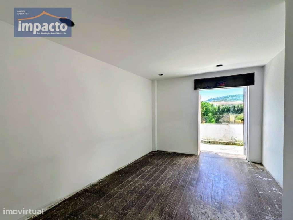 T1 REMODELADO, Open Space, wc c/ janela, cozinha equipada, varanda,...-4