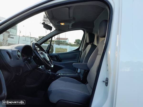 Citroën Berlingo 1.6 hdi 110cv caixa fibrada m frio - 6