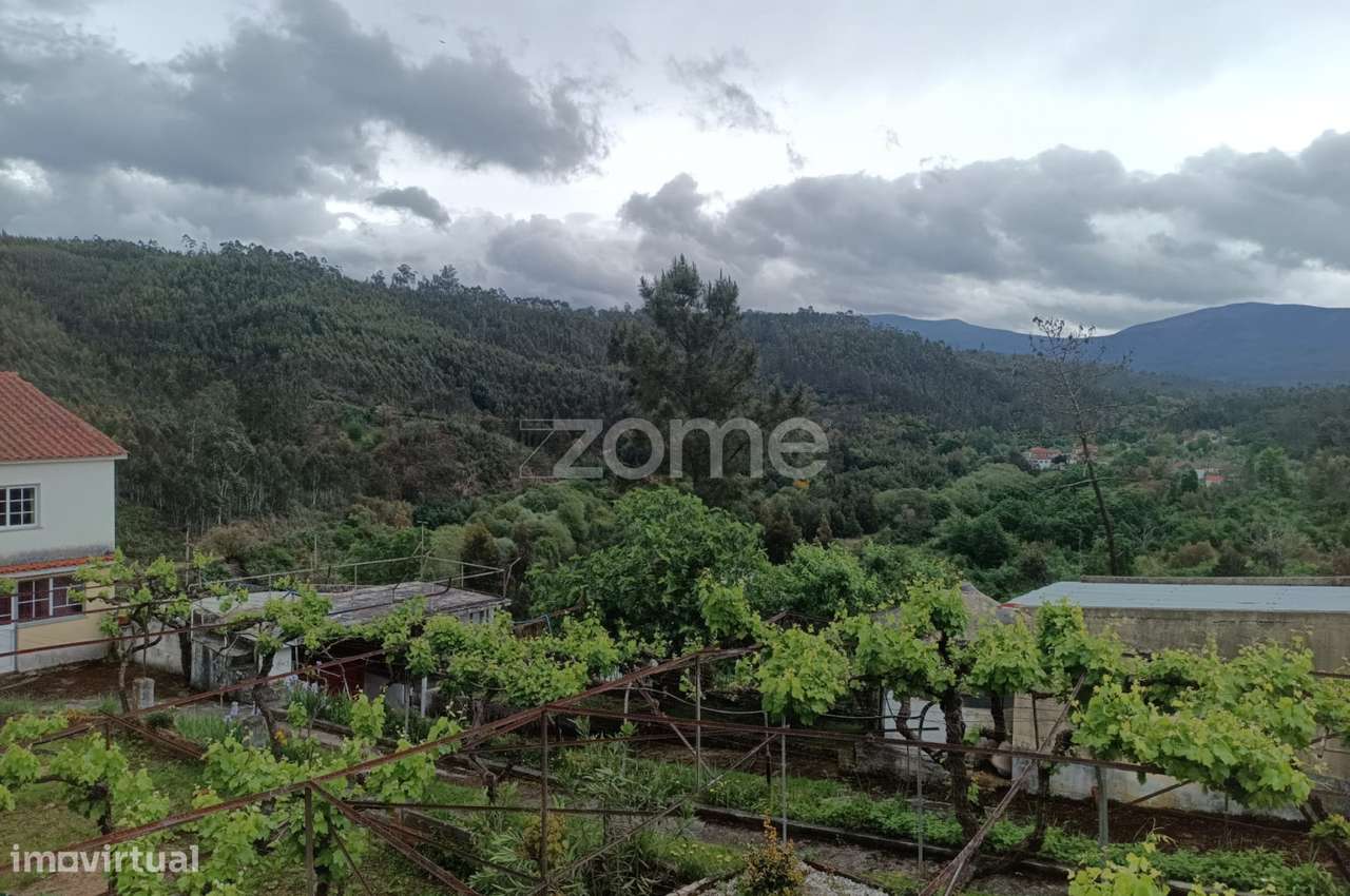 Moradia T5 c/ Piscina Privada e Amplo Espaço Exterior – Arganil - Grande imagem: 1/23