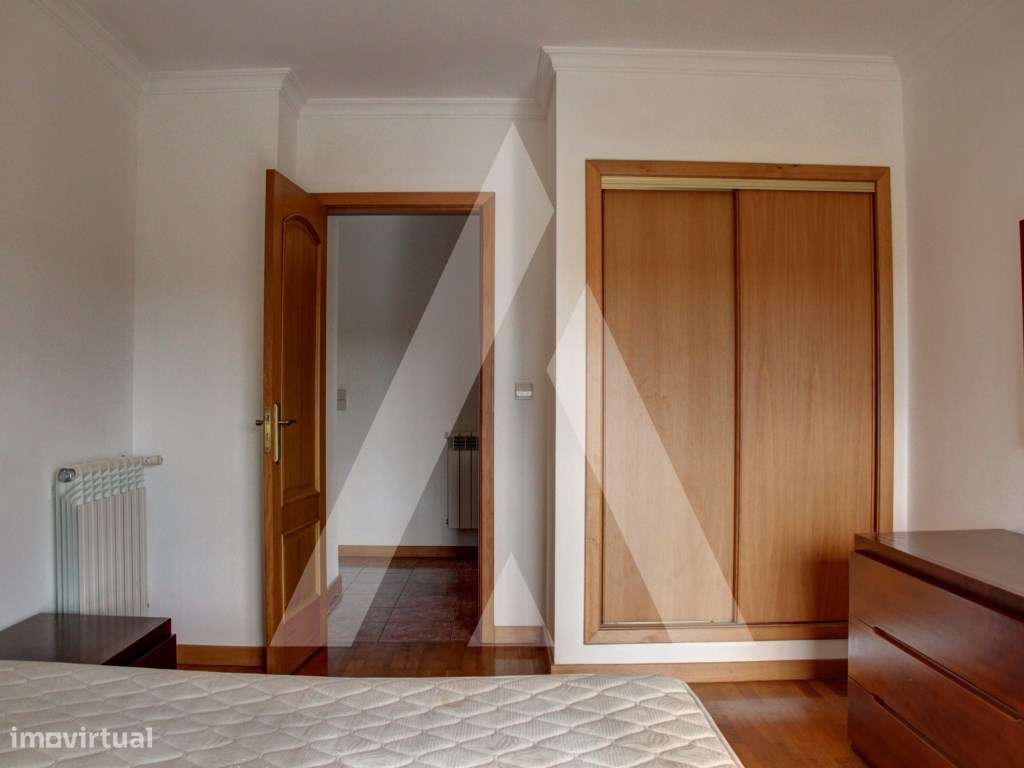 Apartamento T3 Oliveira do bairro-36