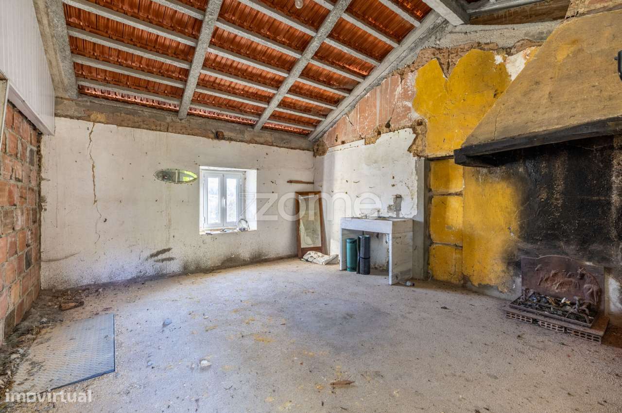 Moradia T1 para recuperar | Terreno | Albergaria dos Doze - Grande imagem: 3/24