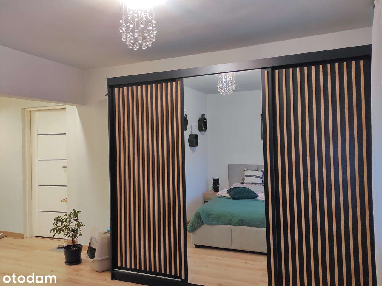 Dom w Kętach – 3 niezależne mieszkania, idealny pod wynajem-11