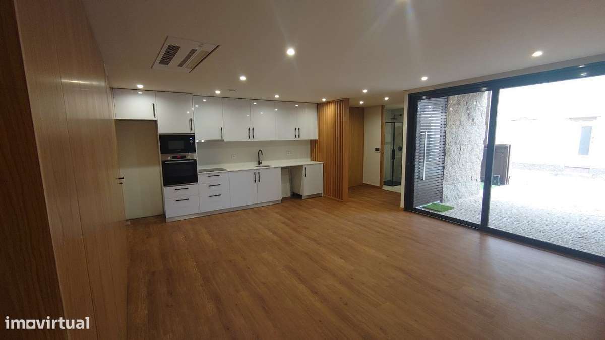 Vendo moradia T2 nova a 100 metros da praia - Grande imagem: 5/13