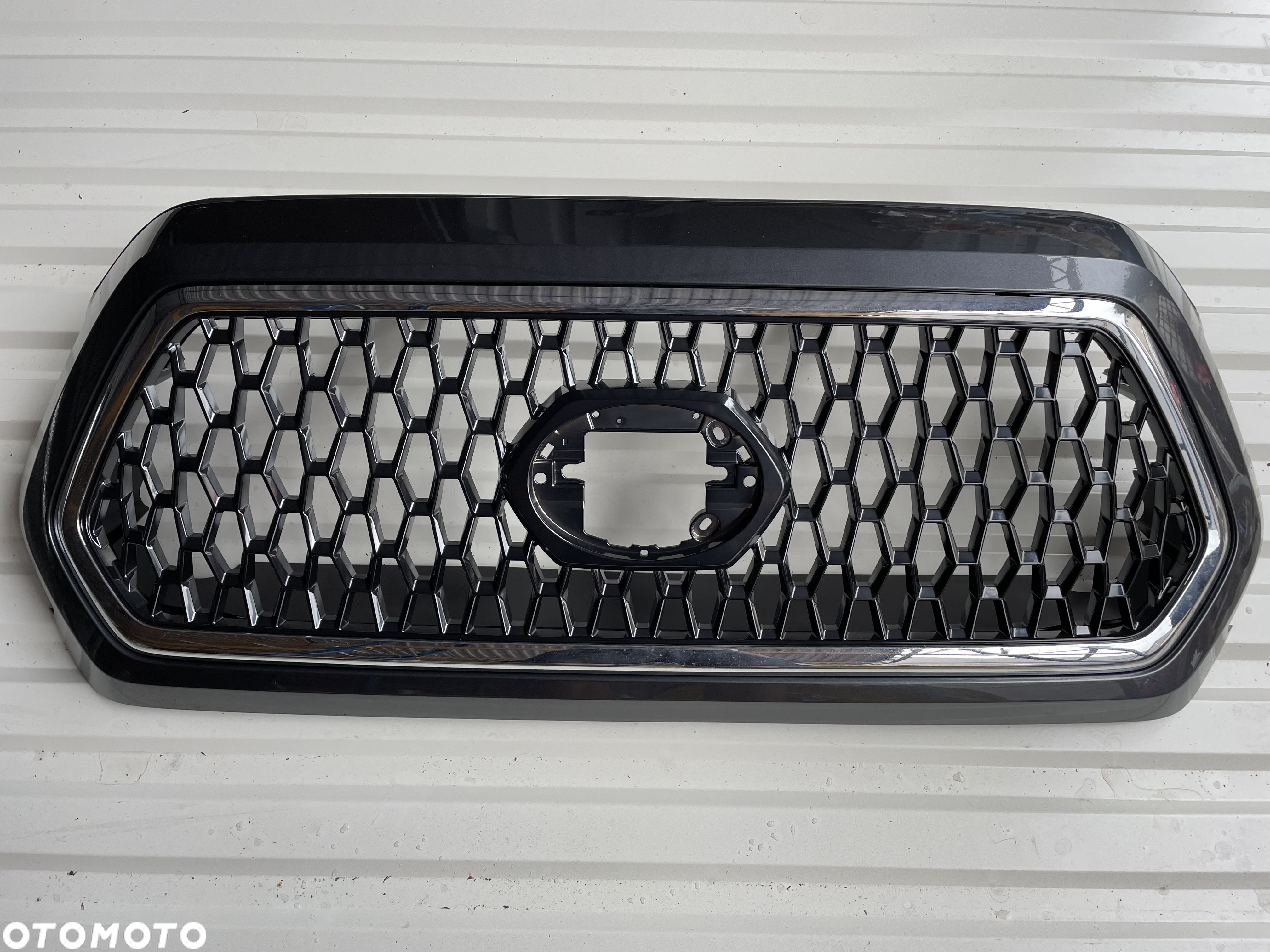 ATRAPA PRZÓD GRILL TOYOTA TACOMA 53114-04220 ORYGINAŁ - 1