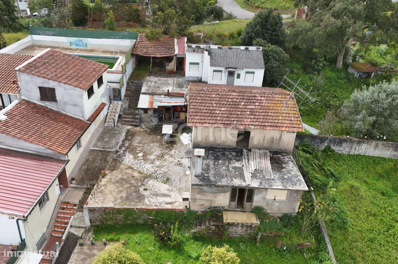 Moradia T4 | Moradia T2 | Recuperar | S. Martinho do Bispo-44