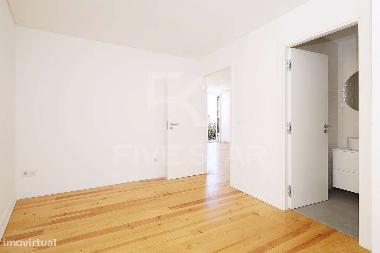 Apartamento T2 - 2 Suites - Novo - Panteão - Vista Rio - Garagem-19