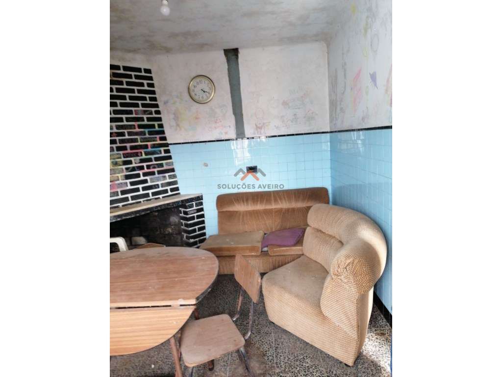 Moradia T4 com Espaço Comercial-39