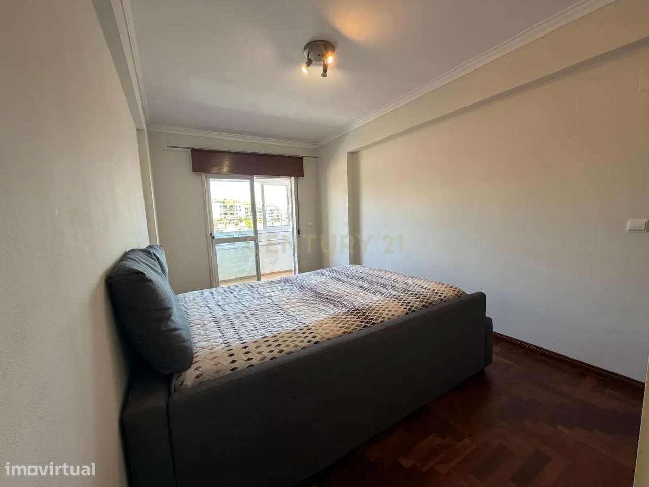 Apartamento T2 em S. Marcos-12