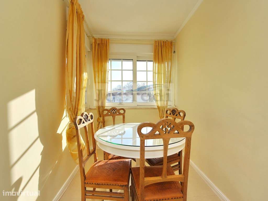 Apartamento T2 remodelado no centro de Carcavelos a escassos minuto... - Grande imagem: 5/22