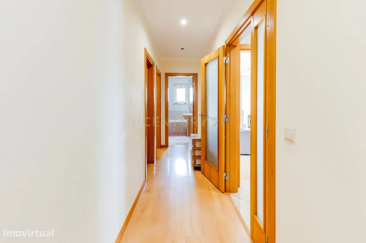 Apartamento T3 de Excelência com Terraço, Garagem Box, no Louriçal - P-21