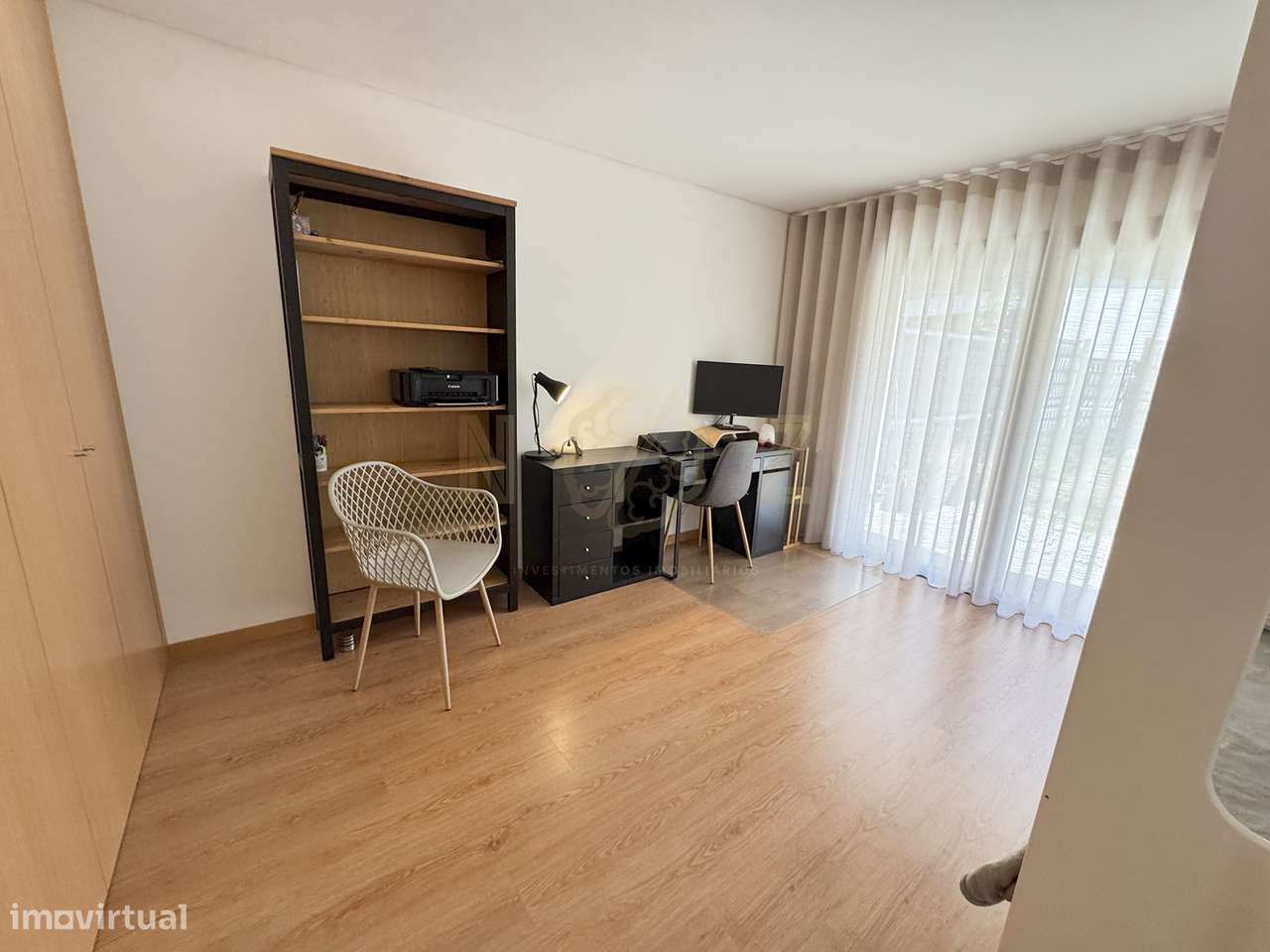Moradia em Banda T2 - Enorme Jardim privado-9