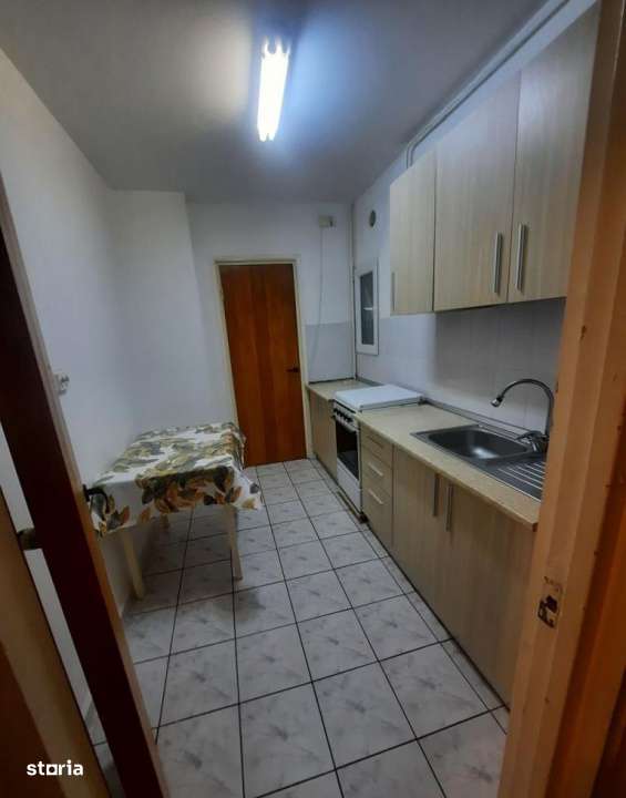 Titan - 2 camere - metrou - zona linistita-4