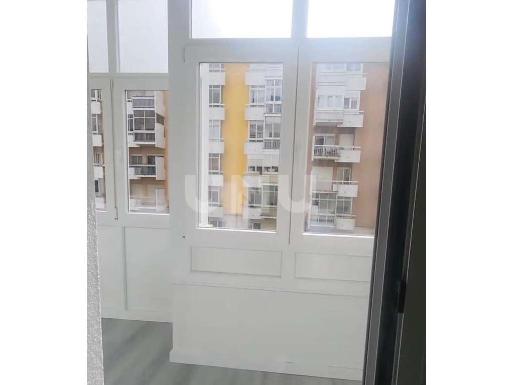 Apartamento T2 remodelado Oeiras-7